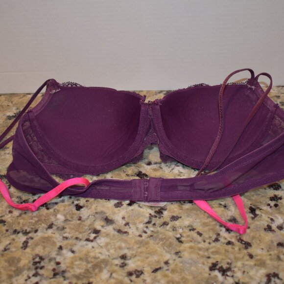 Very Nice Candie's Bra Size 36B - Picture 2 of 3